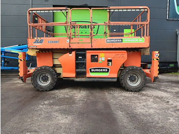 Máy nâng người hình kéo JLG