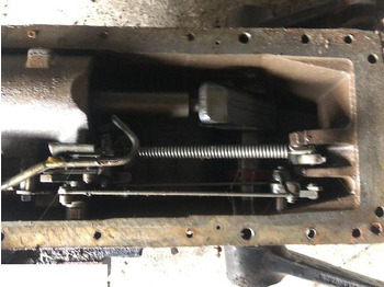 Trục sau CASE