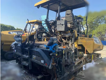 Máy lát nhựa đường CATERPILLAR AP655F