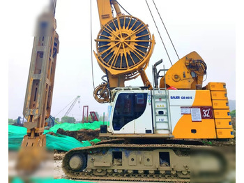 Máy đóng cọc BAUER