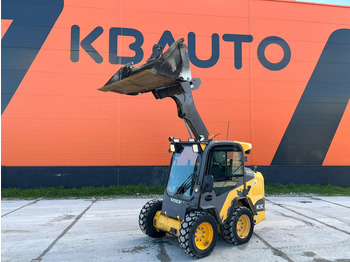 Máy xúc lật bánh lốp VOLVO
