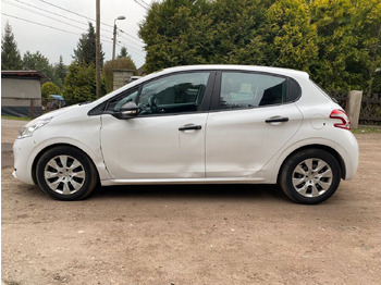 Hatchback Peugeot 208: hình 2
