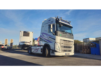 Xe đầu kéo VOLVO FH 500