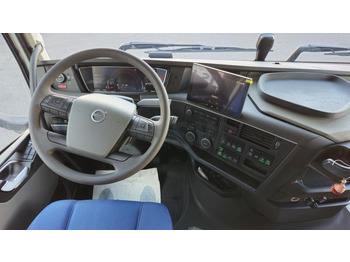 Interior photo 1: Xe đầu kéo Volvo FH 500 Globetrotter XXL (Location / Rent) Interior photo 1: Xe đầu kéo Volvo FH 500 Globetrotter XXL (Location / Rent)