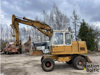 Máy xúc bánh lốp LIEBHERR A 900