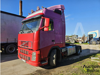 Xe đầu kéo VOLVO FH12