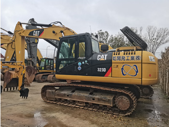 Máy xúc bánh xích CATERPILLAR 323D