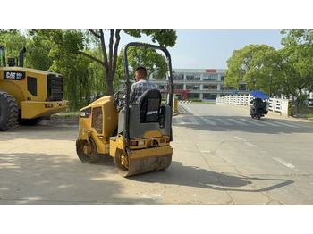 Máy lăn CATERPILLAR CB14B