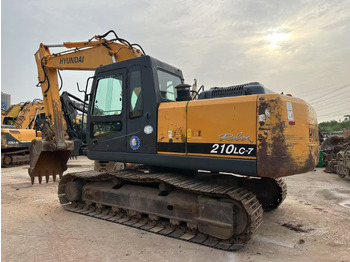 Máy xúc bánh xích HYUNDAI R210