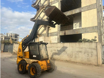 Máy xúc lật đa năng JCB ROBOT 185
