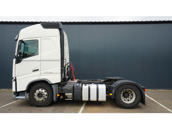 Xe đầu kéo VOLVO FH 420