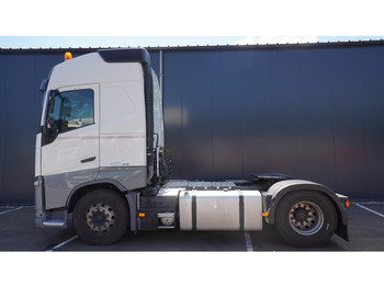 Xe đầu kéo VOLVO FH 420