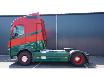 Xe đầu kéo VOLVO FH 460