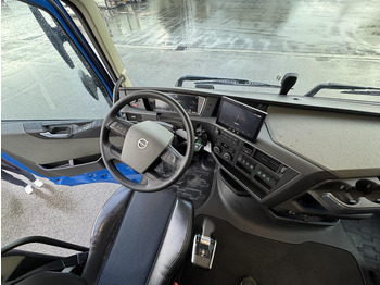 Xe đầu kéo VOLVO FH