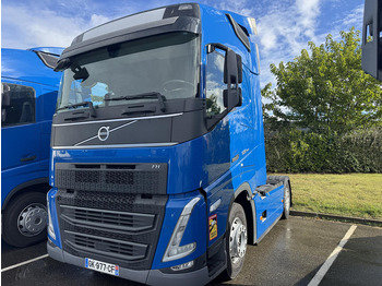 Xe đầu kéo VOLVO FH