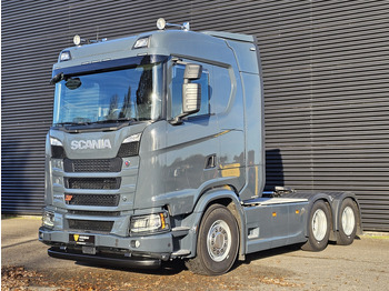 Xe đầu kéo SCANIA S 730