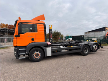 Xe tải nâng móc MAN