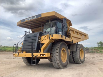 Xe ben cứng/ Xe chở đá CATERPILLAR 777F