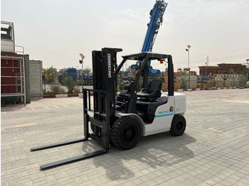 Xe nâng diesel UNICARRIERS