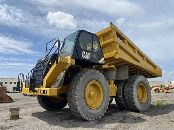 Xe ben cứng/ Xe chở đá CATERPILLAR 777F