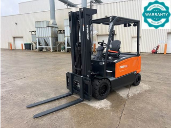 Xe nâng điện DOOSAN