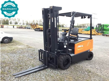Xe nâng điện DOOSAN