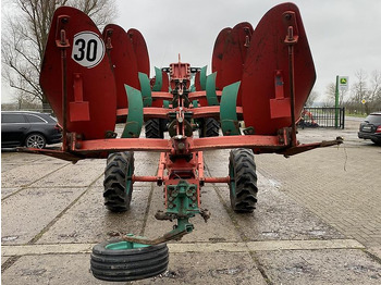 Cho thuê  Kverneland PW-100-9 Karrenpflug 7Schar Kverneland PW-100-9 Karrenpflug 7Schar: hình 4 Cho thuê  Kverneland PW-100-9 Karrenpflug 7Schar Kverneland PW-100-9 Karrenpflug 7Schar: hình 4