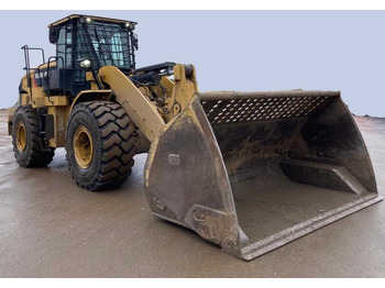 Máy xúc lật CATERPILLAR 950M