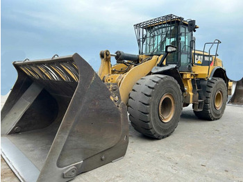 Máy xúc lật bánh lốp CATERPILLAR 966M
