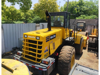 Máy xúc lật bánh lốp KOMATSU