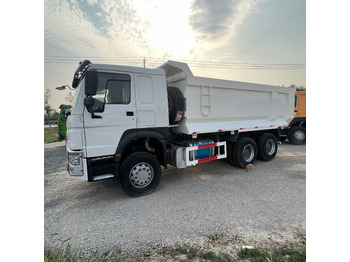 Xe ben SINOTRUK HOWO