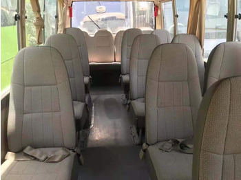 Xe bus ngoại ô Toyota Coaster: hình 2