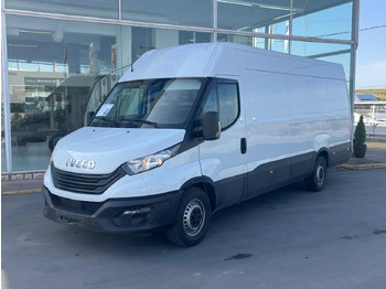 Xe van chở hàng IVECO Daily 35s14