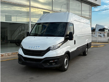 Xe van chở hàng IVECO Daily 35s14