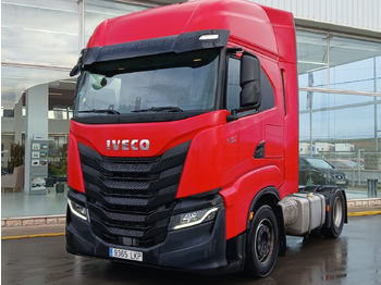 Xe đầu kéo IVECO