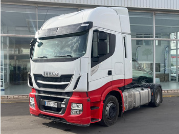 Xe đầu kéo IVECO