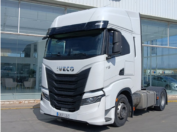 Xe đầu kéo IVECO