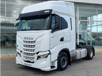 Xe đầu kéo IVECO S-WAY