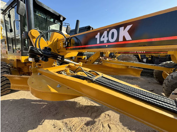 Máy san CATERPILLAR 140H