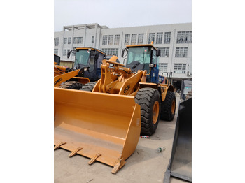 Máy xúc lật bánh lốp CATERPILLAR 950H