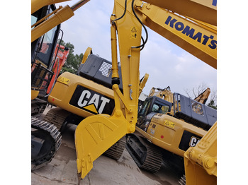 Máy xúc bánh xích KOMATSU PC210