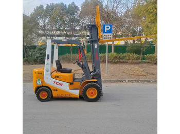 Xe nâng diesel TCM FD 30 THREE FRAME STAGES: hình 3