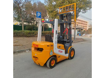 Xe nâng diesel TCM FD 30 THREE FRAME STAGES: hình 2