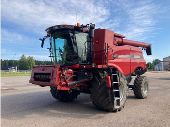 Máy gặt đập CASE IH