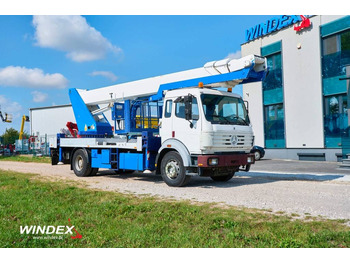 Nền bục trên không gắn trên xe tải