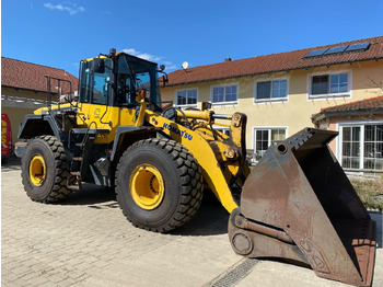 Máy xúc lật bánh lốp KOMATSU WA380