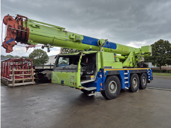 Cẩu bánh lốp LIEBHERR LTM 1050-3.1