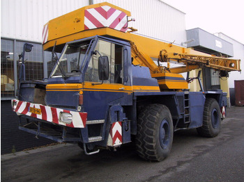 Cẩu bánh lốp TEREX