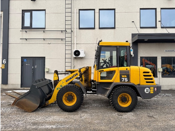 Máy xúc lật bánh lốp KOMATSU