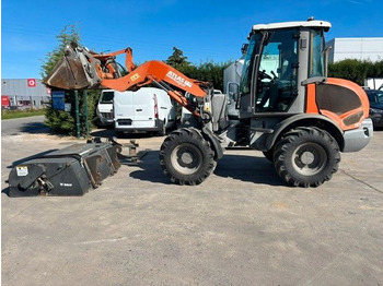 Máy xúc lật bánh lốp ATLAS